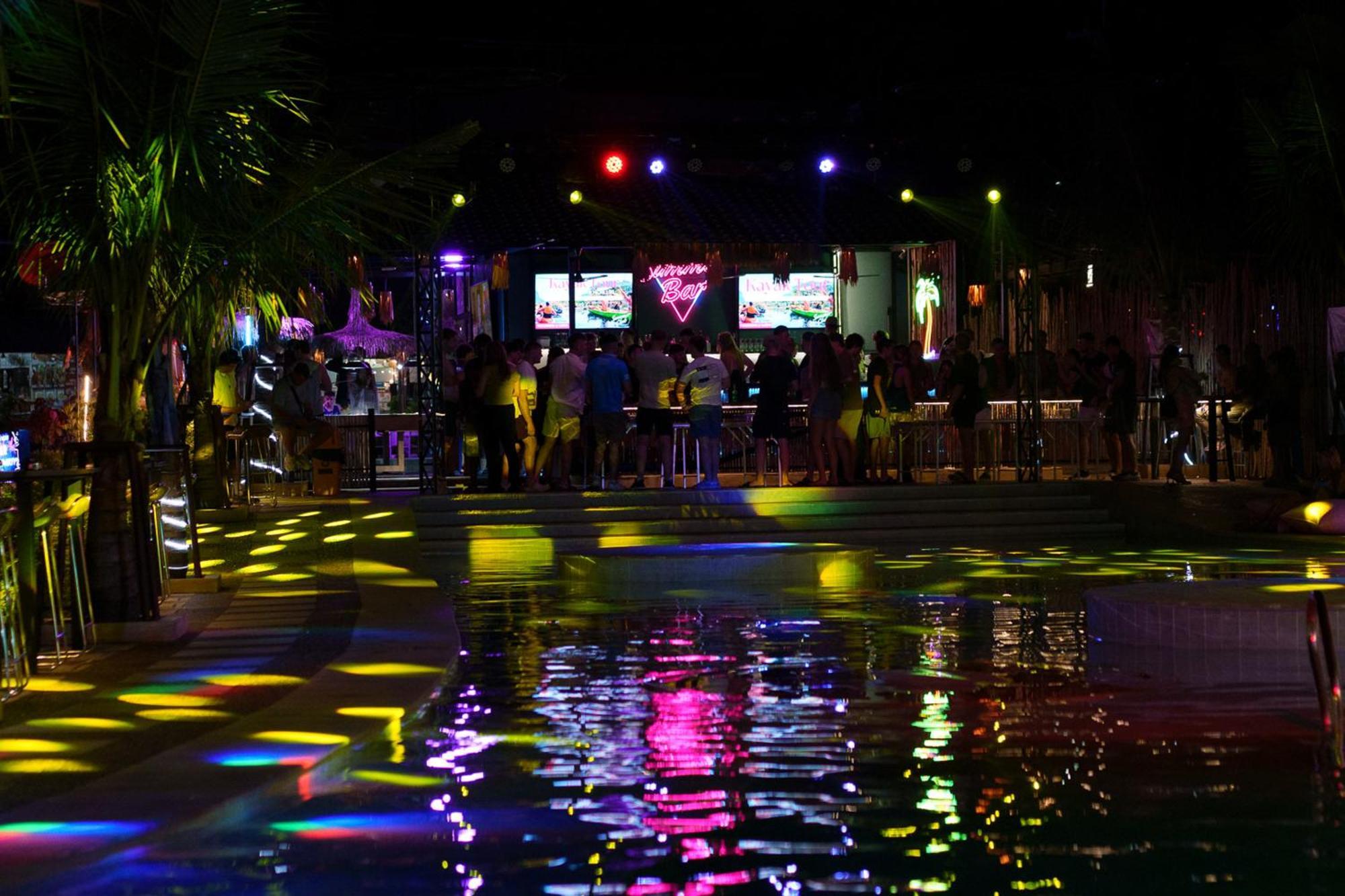 Summer Club And Hostel Ao Nang Buitenkant foto