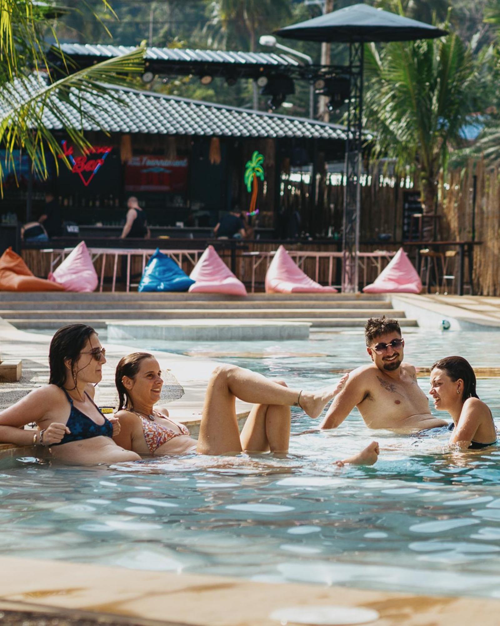 Summer Club And Hostel Ao Nang Buitenkant foto